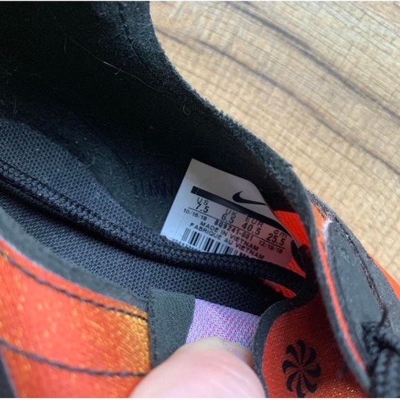 Irredescent Orange  Reacts - Picture 5 of 5